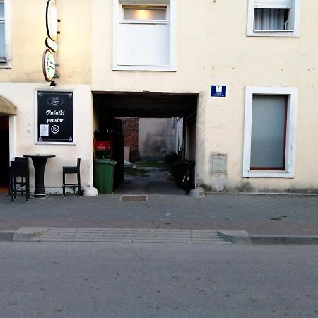Evita Studio Apartment Karlovac Exterior photo